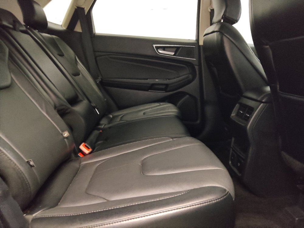 Used 2018 Ford Edge Titanium w/ Technology Package FWD image 19