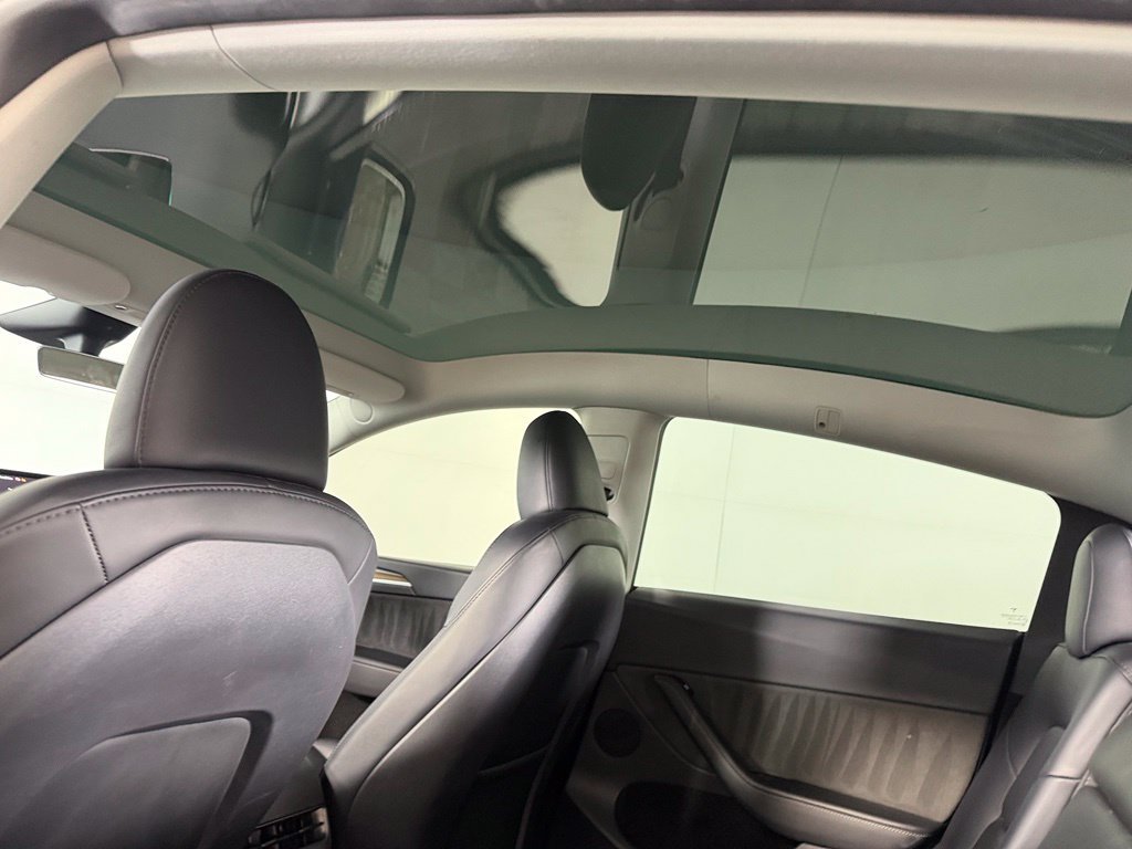 Used 2024 Tesla Model Y Long Range AWD/4WD image 19
