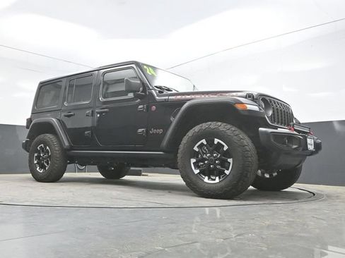 Used 2024 Jeep Wrangler Unlimited Rubicon w/ Convenience Group AWD/4WD image 33