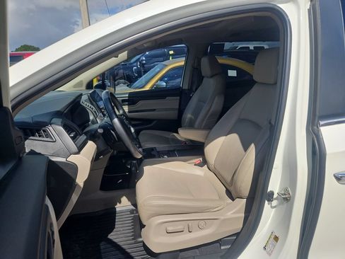 Used 2019 Honda Odyssey Touring image 2