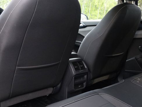 Used 2024 Volkswagen Taos SE image 13