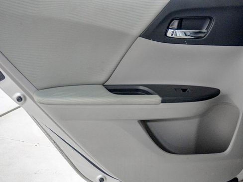 Used 2014 Honda Accord LX image 35