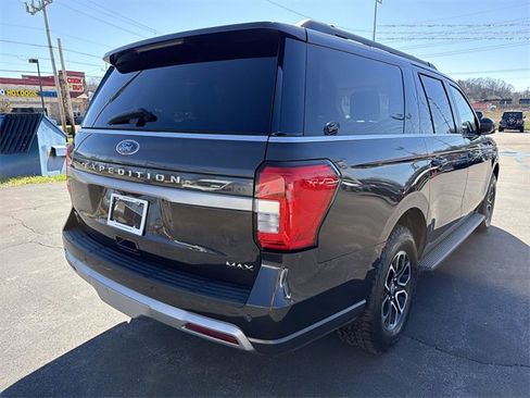 Used 2024 Ford Expedition Max XLT image 3