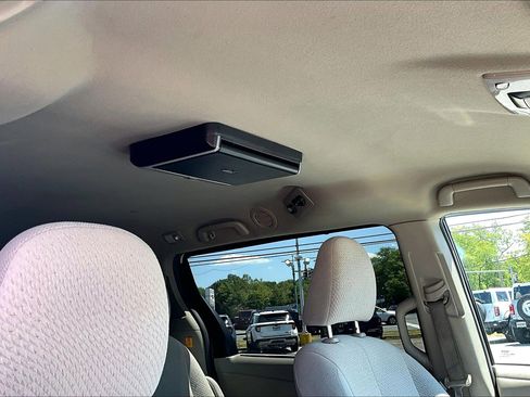Used 2012 Toyota Sienna LE w/ Towing Pkg AWD/4WD image 22