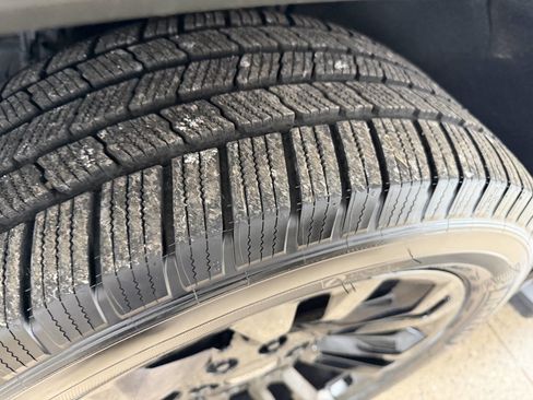 Used 2022 GMC Sierra 1500 Denali image 4