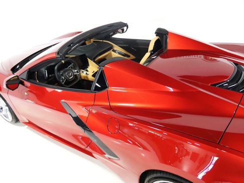 Used 2024 Chevrolet Corvette Stingray Premium Conv w/ Stealth Interior Trim Package image 7