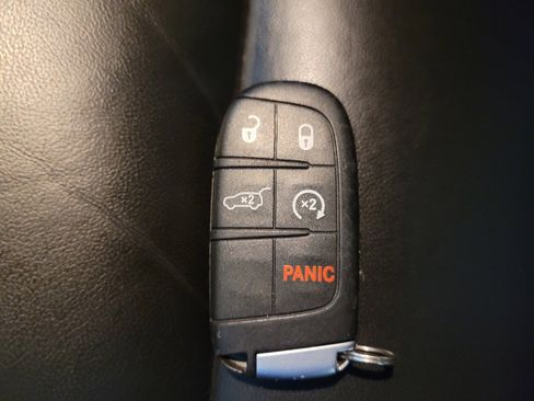Used 2021 Jeep Grand Cherokee Limited AWD/4WD image 32