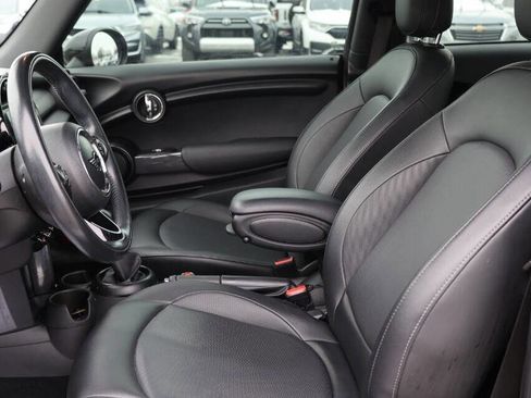 Used 2019 MINI Cooper 2-Door Hardtop image 15