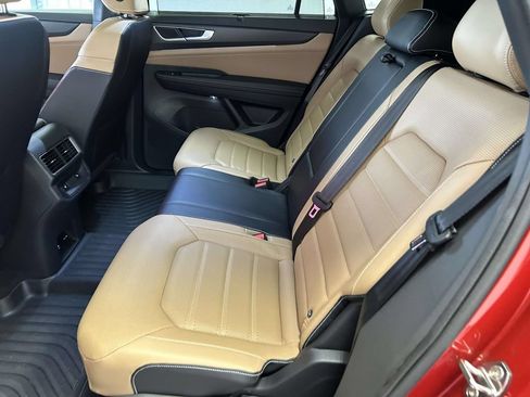 Used 2024 Volkswagen Atlas Cross Sport SEL R-Line AWD/4WD image 16