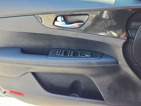 Used 2023 Kia Forte GT-Line image 30