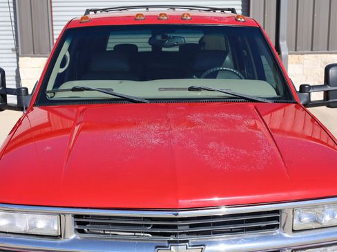 Used 1998 Chevrolet Suburban Z71 w/ Preferred Equipment Group 3 image 17