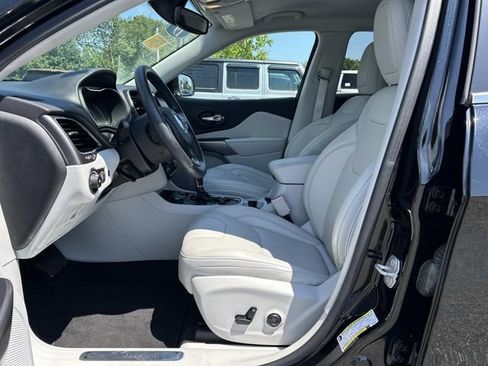 Used 2019 Jeep Cherokee Limited AWD/4WD image 15