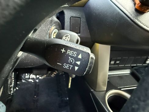 Used 2015 Toyota RAV4 LE AWD/4WD image 36