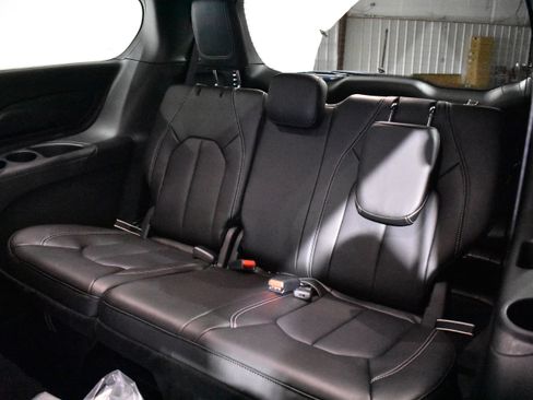 New 2026 Chrysler Pacifica Select image 29