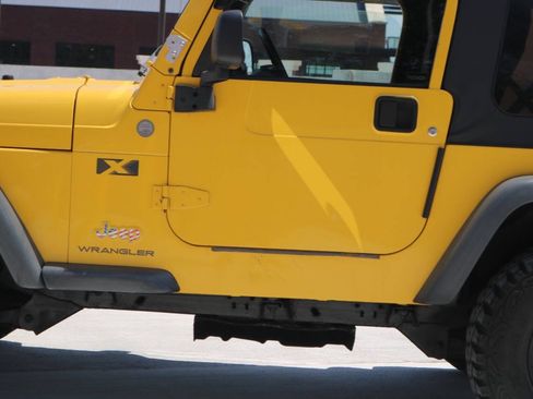 Used 2004 Jeep Wrangler X w/ Convenience Group AWD/4WD image 49