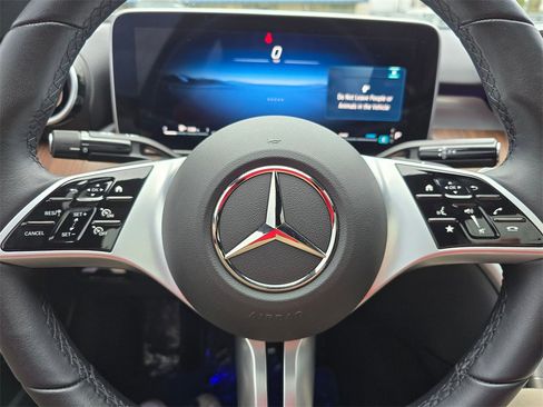 Used 2025 Mercedes-Benz C 300 4MATIC Sedan image 25