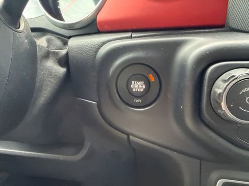 Used 2019 Jeep Wrangler Unlimited Rubicon AWD/4WD image 22