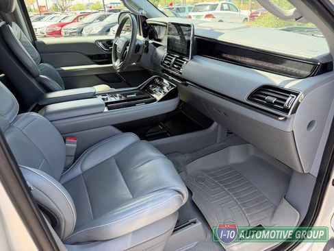 Used 2019 Lincoln Navigator Select RWD image 30