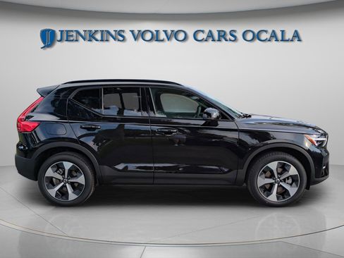 New 2025 Volvo XC40 B5 Plus w/ Protection Package Premier image 9
