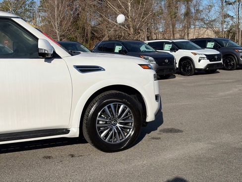 Certified 2024 Nissan Armada SL w/ Captain's Chairs Package image 8