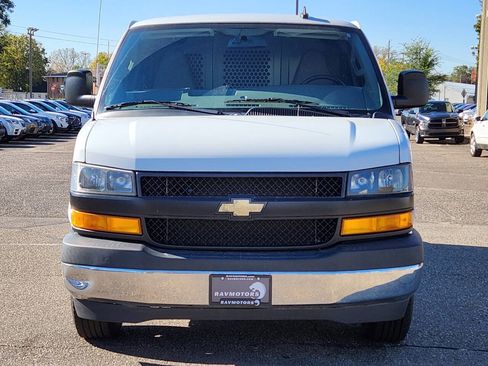Used 2020 Chevrolet Express 2500 w/ Driver Convenience Package image 7