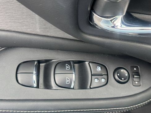 Used 2024 Nissan Murano SL AWD/4WD image 15