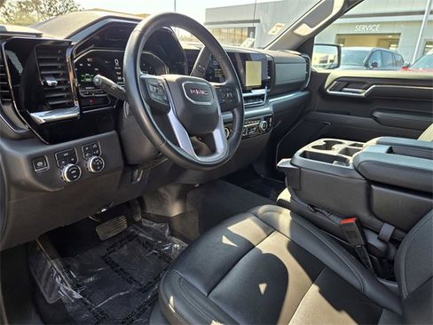 Used 2024 GMC Sierra 1500 SLT image 11