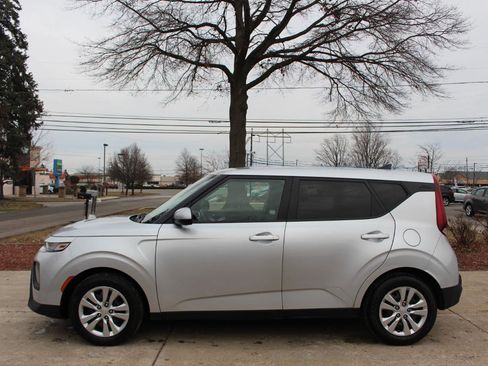 Used 2021 Kia Soul LX FWD image 6