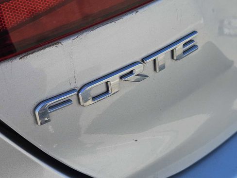 Used 2020 Kia Forte LXS image 10