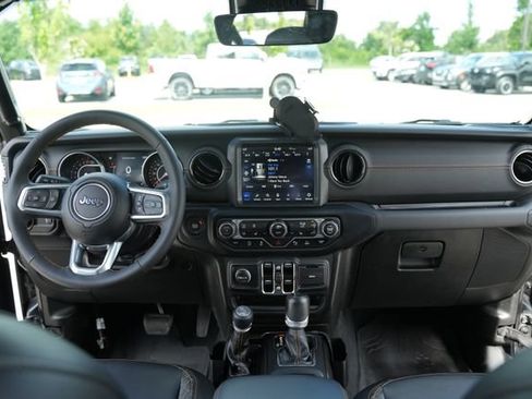 Used 2023 Jeep Gladiator Overland AWD/4WD image 24