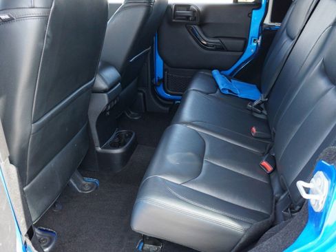 Used 2015 Jeep Wrangler Altitude image 28