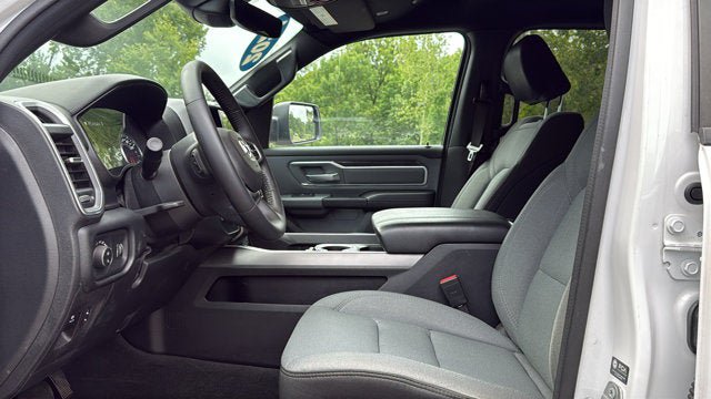 Used 2021 RAM 1500 4x4 Crew Cab image 13