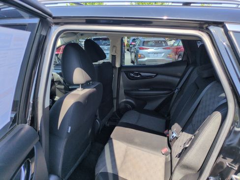 Used 2018 Nissan Rogue Sport SV FWD image 20