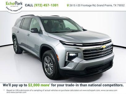 Used 2025 Chevrolet Traverse LT