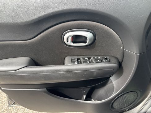 Used 2019 Kia Soul FWD image 9