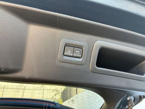 Used 2025 MAZDA CX-50 AWD 2.5 S w/ Premium Package image 23