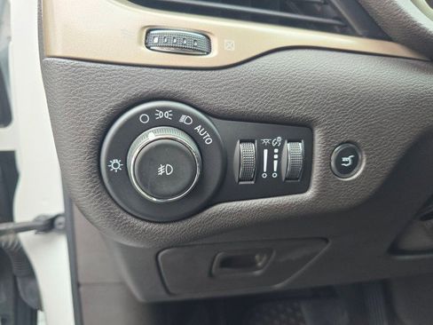 Used 2017 Jeep Cherokee Trailhawk image 27