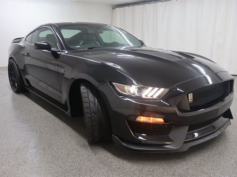 Used 2019 Ford Mustang Shelby GT350 w/ Technology Package RWD image 3