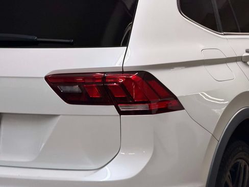 Used 2022 Volkswagen Tiguan SE R-Line FWD image 27