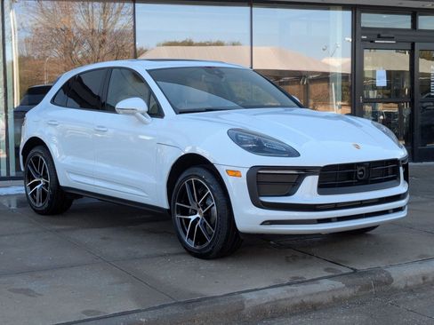 New 2026 Porsche Macan image 7