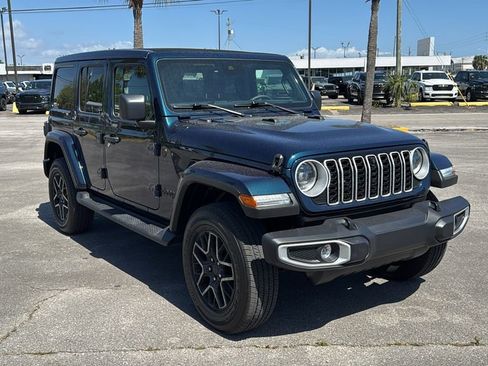 Used 2025 Jeep Wrangler Sahara w/ Safety Group image 8