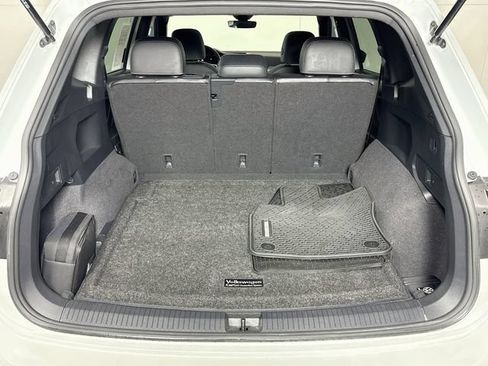Certified 2023 Volkswagen Tiguan SE R-Line AWD/4WD image 30