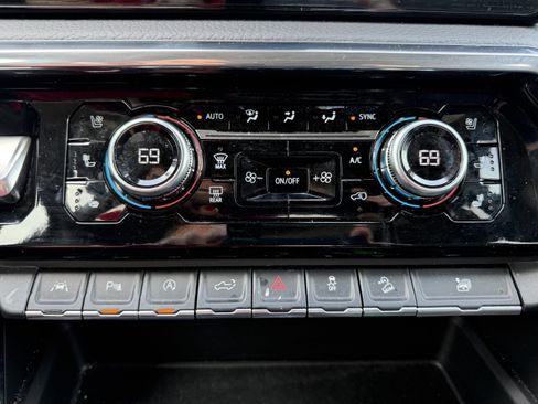 Used 2024 GMC Sierra 1500 Denali w/ Denali Reserve Package image 16