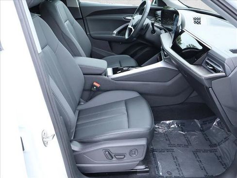 Certified 2025 Audi Q5 Premium w/ Convenience Package AWD/4WD image 26