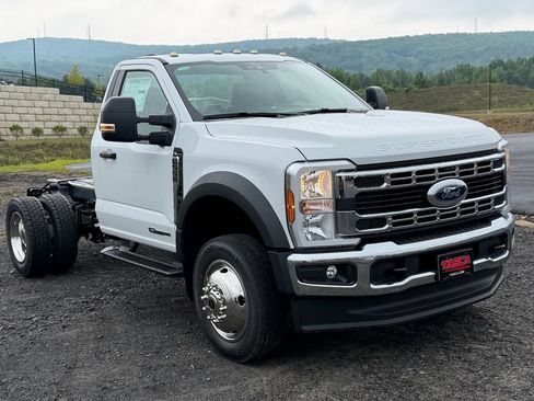 New 2026 Ford F550 4x4 Regular Cab Super Duty image 1