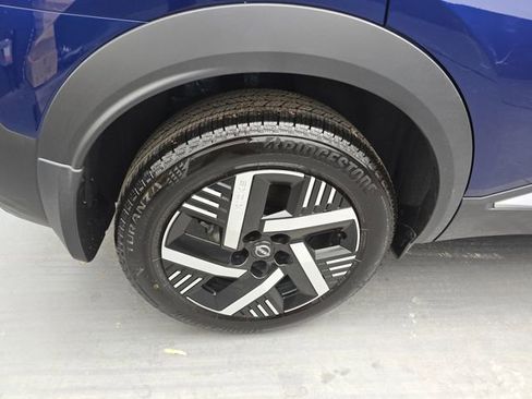 Used 2025 Nissan Kicks SV image 20