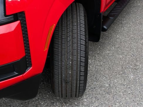 Used 2025 Nissan Frontier SV image 39