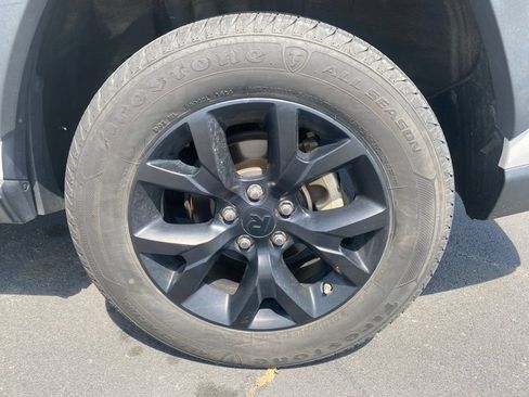 Used 2021 Toyota RAV4 LE FWD image 32