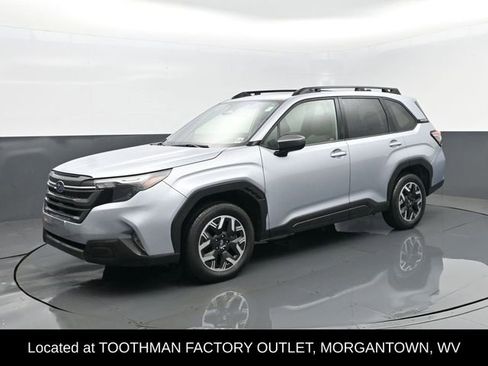 Used 2025 Subaru Forester Premium AWD/4WD image 1