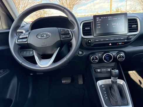 Certified 2024 Hyundai Venue SEL image 24